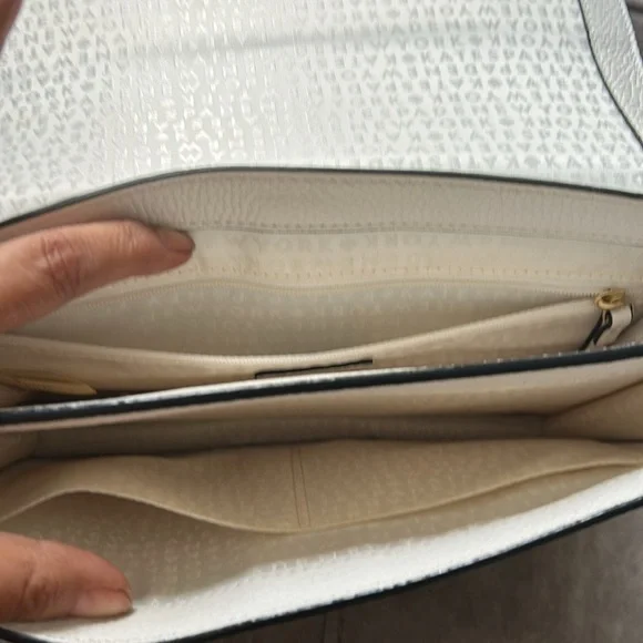 Kate Spade Josephine Parchment Drive crossbody
Colorblock black white purse - Picture 6 of 7